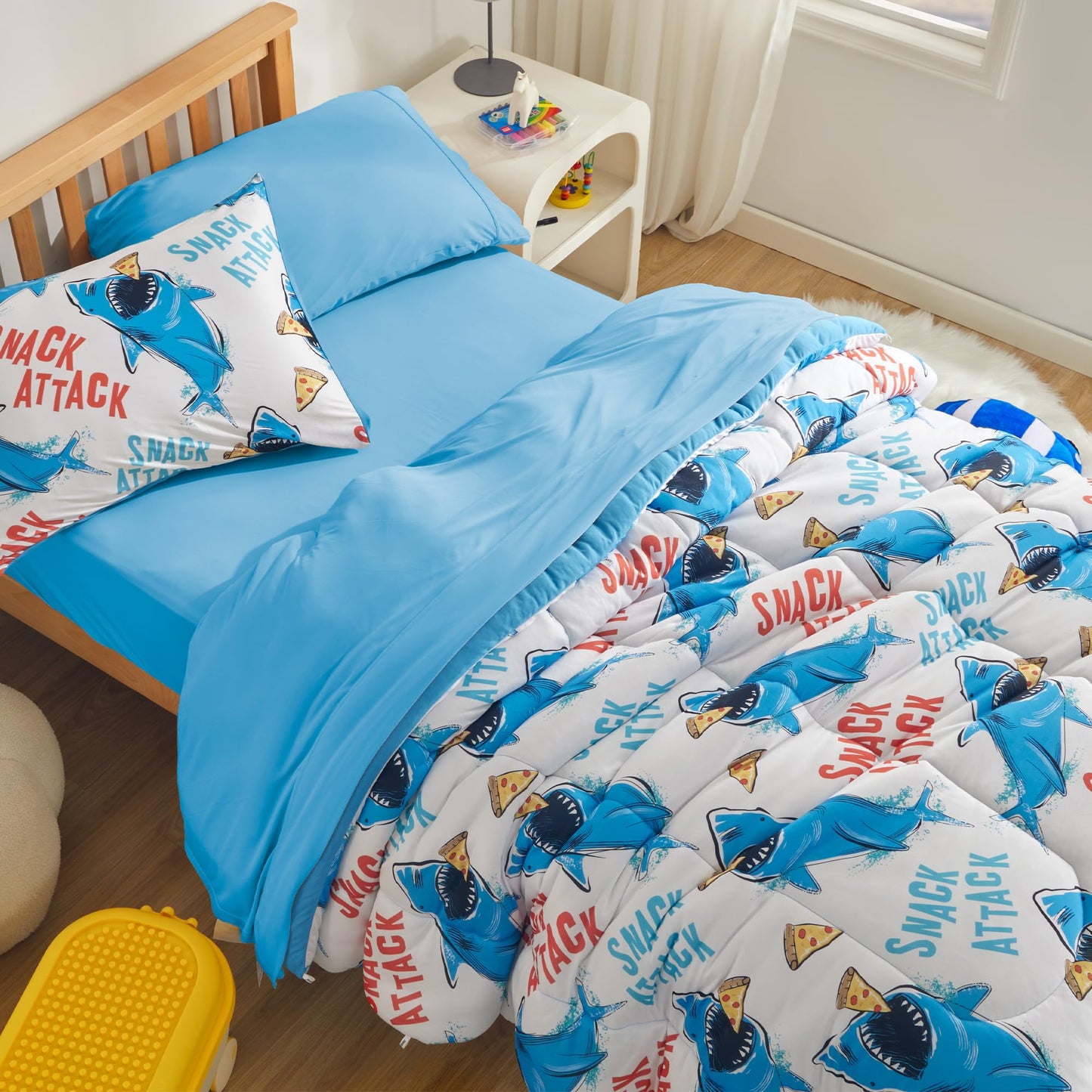 SLEEP ZONE Jersey Knit 3-Piece Full/Queen Size Comforter Set, Lightweight Kids Bedding Sets for All Seasons, Fluffy Soft, Easy Care (Sharks, Full/Queen)
