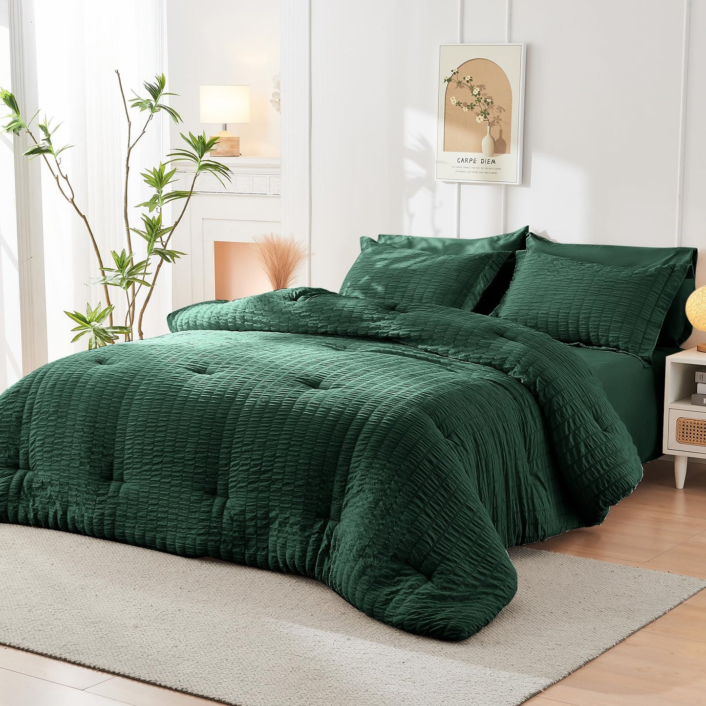 HYMOKEGE Emerald Green Oversized Queen Comforter Set Seersucker 7 Pieces, All Season Luxury Bed in a Bag for Bedroom, Bedding Set with Comforter, Sheets, Pillowcases & Shams