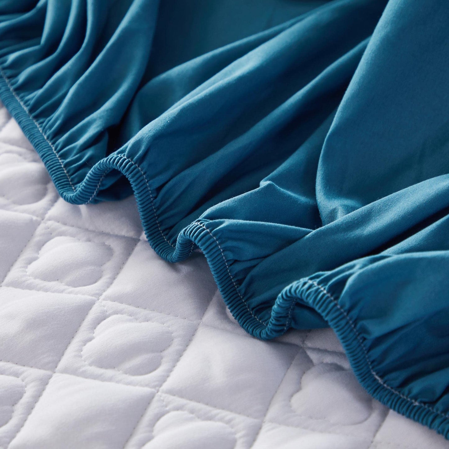 ZIQINPSQ DARKBLUE Full Size Fitted Sheet, Deep Pocket, Winter Warm, Breathable, Non-Slip Perfect for Skincare, 18'-24' Mattress, Cotton Quilted
