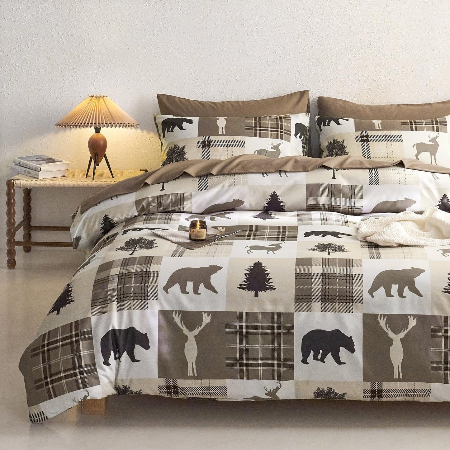 Wake In Cloud - Rustic Comforter Set, Cabin Christmas Lodge Western Country Bear Deer Moose Woodland RV Outdoor Theme, Soft Lightweight Bedding, 3 Pieces, Taupe, Queen Size