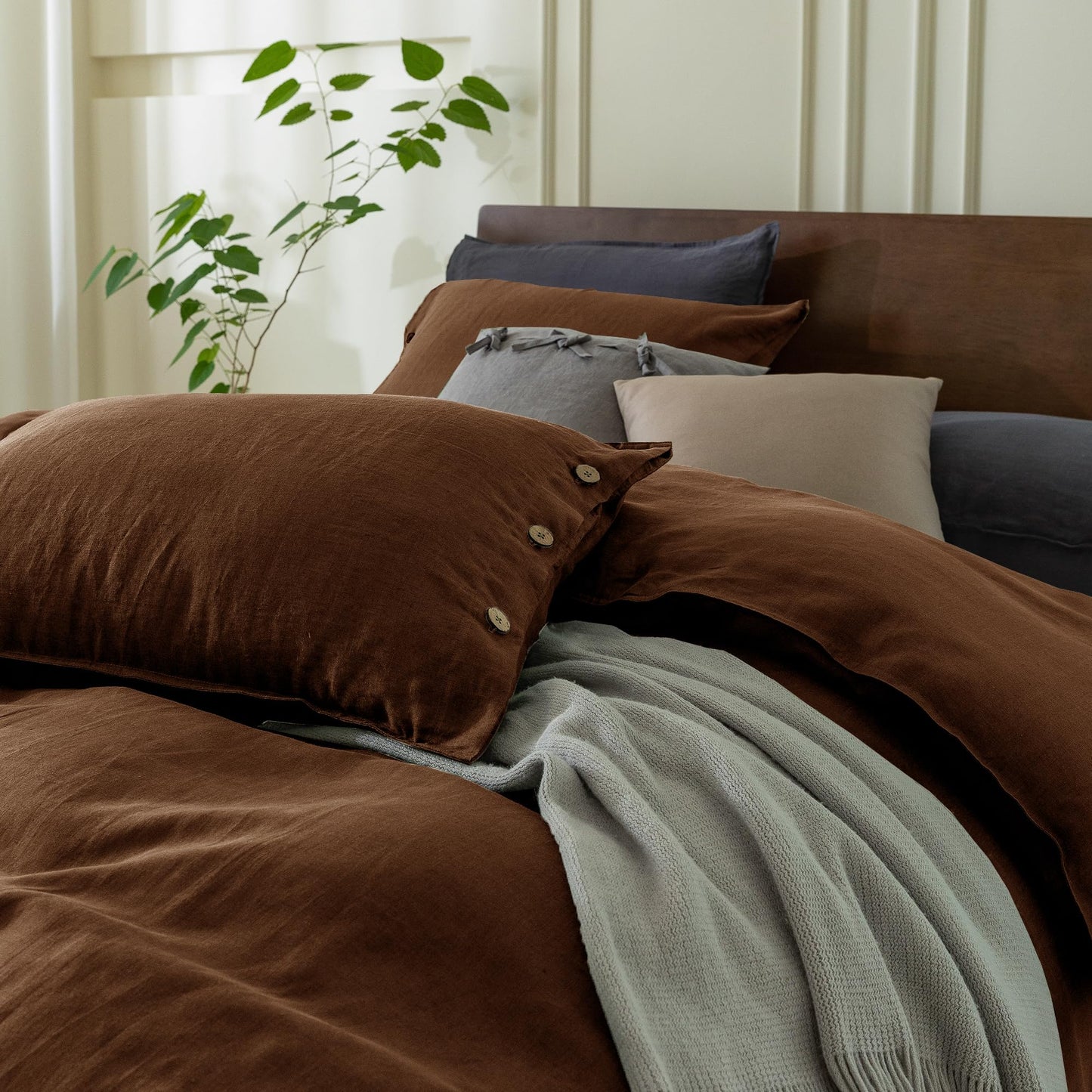 EVERLY 100% Pure Linen Duvet Cover Set Queen Size 90X90Inch 3pcs (1 Duvet Cover,2 Pillowcases) Soft and Breathable for All Season with Coconut Button Closure, Suitable for Hot Sleepers-Chocolate