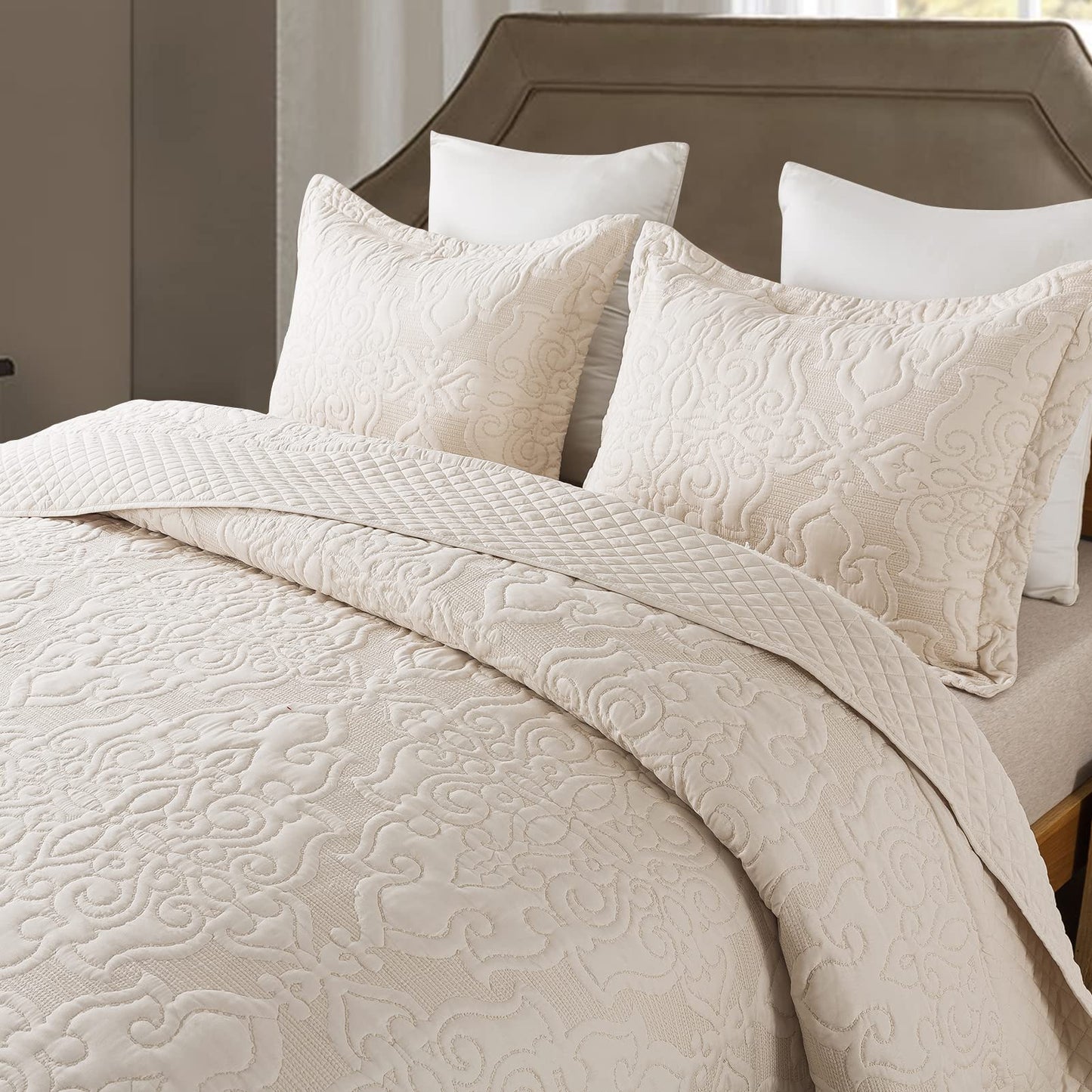 NEWLAKE Quilt Bedspread Set, Beige Jacquard Embossed Floral Pattern Reversible Embroidered Microfiber Coverlet Sets, Queen Size