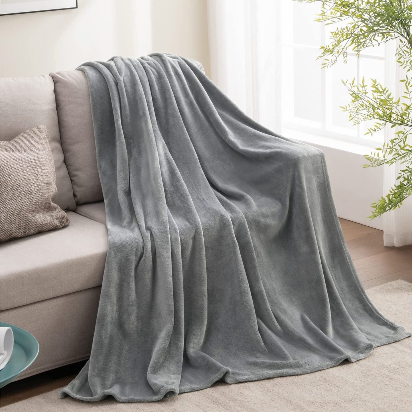 BEDELITE 2 Pieces Fleece Blankets (Black & Grey, 50"x60"), Luxury Plush Cozy Fuzzy Blankets