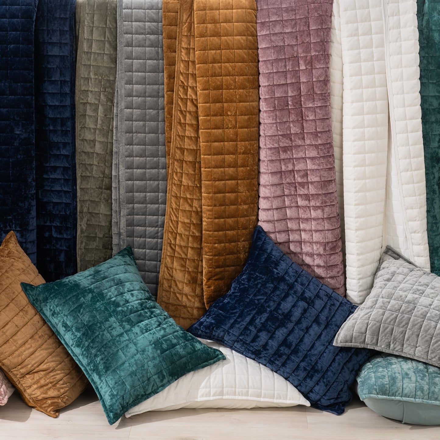 RECYCO Luxury Velvet Quilt Set King Size, Lightweight Velvet Comforter Set, Oversized Bedspread Coverlet Quilted Bedding Set, with 2 Matching Pillow Shams, for All Season, Aqua Green
