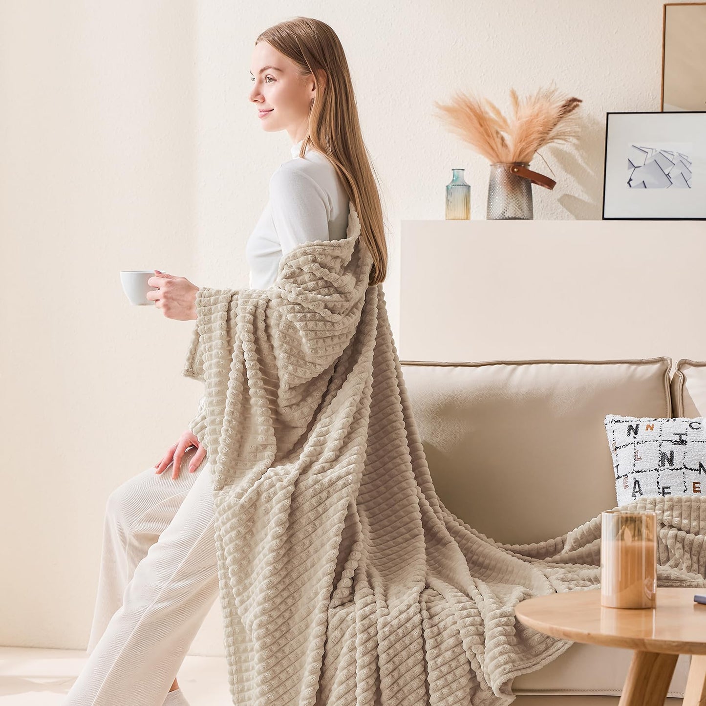 EMME Fleece Blanket, 3D Jacquard Throw Blanket for Couch and Bed, Soft Cozy and Fluffy Blankets Lightweight Luxury Flannel with Geometric Grid Design (Beige, 50'' x 60'')