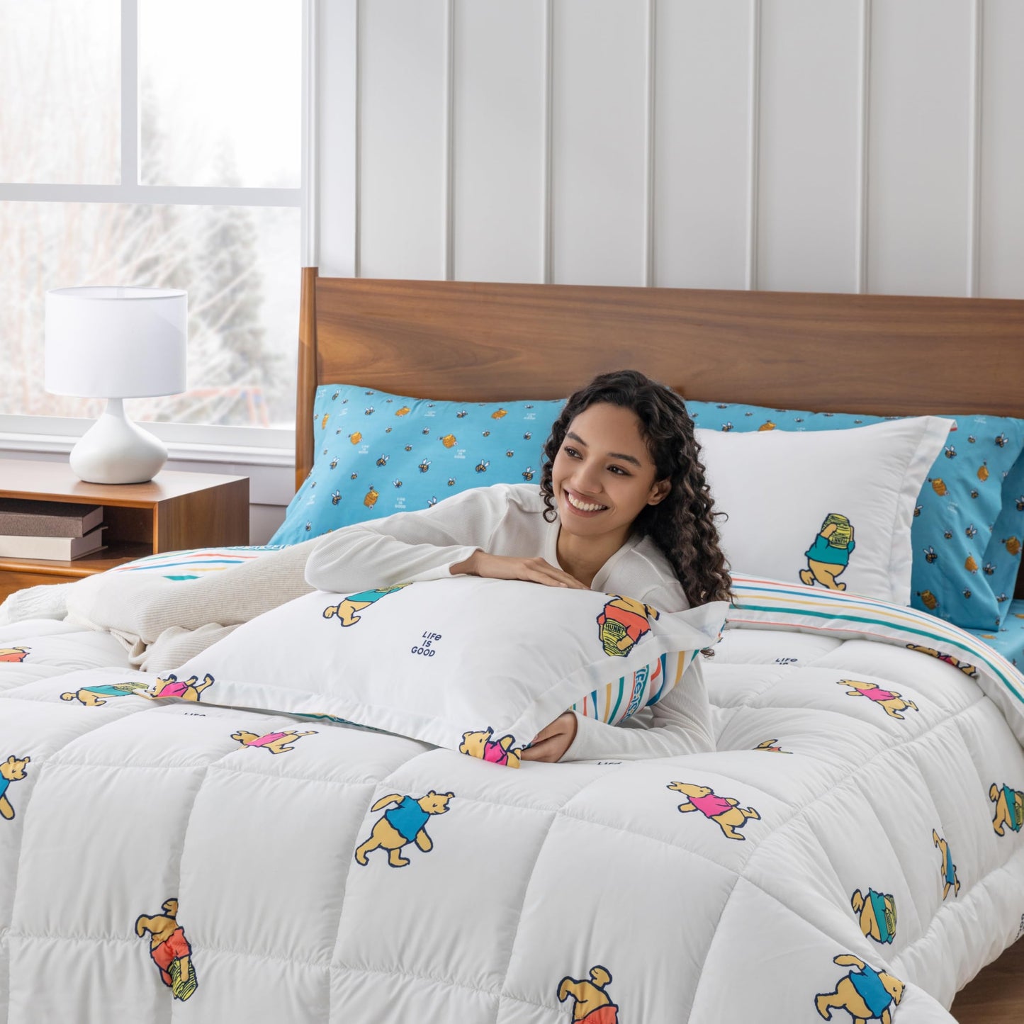 Berkshire LIG Printed Reversible Microfiber Comforter Set–7-Piece, Ultra Soft All-Season Bedding, Wrinkle & Fade Resistant, Queen, Dancing White