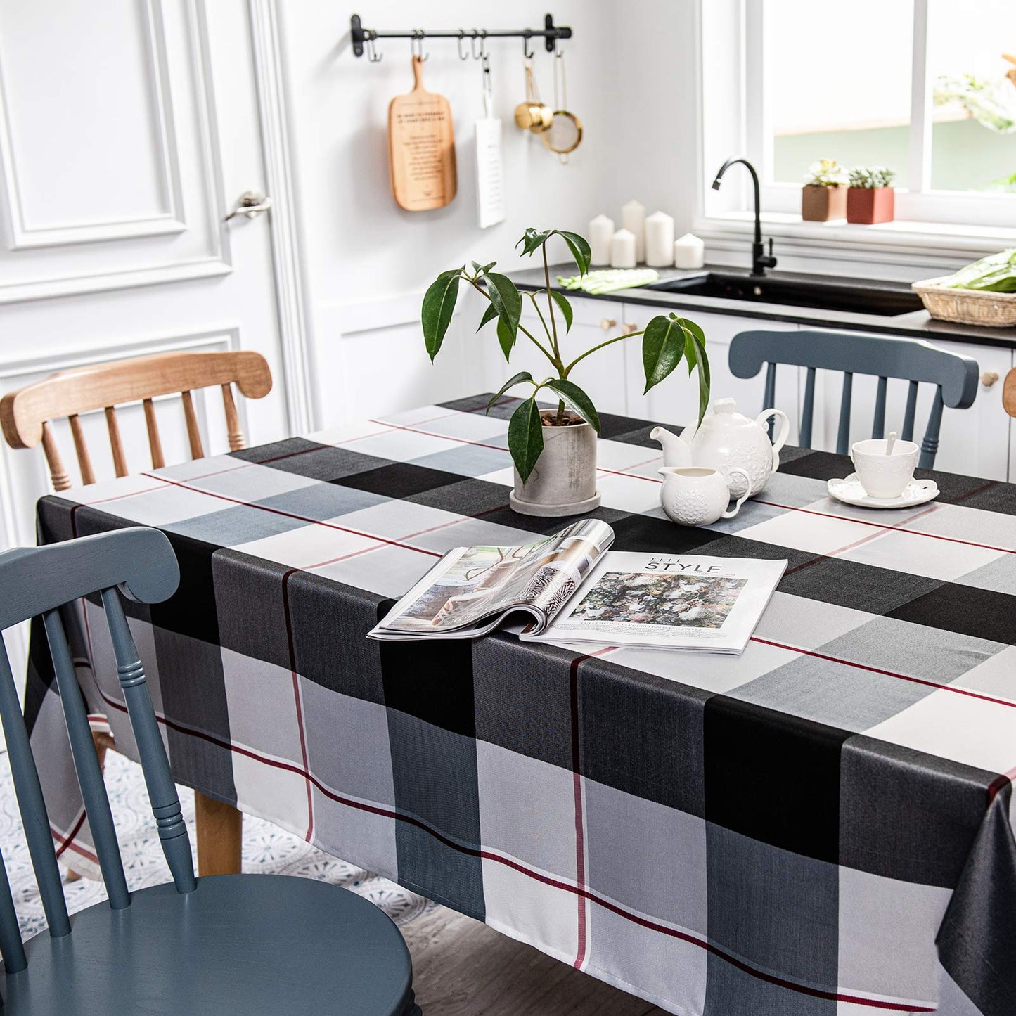 Melodieux Rectangle Plaid Check Tablecloth Spill Proof Water Wrinkle Resistant Table Cover Holiday Party Outdoor Checkered Tabletop Decoration Kitchen Dining Room, 60" x 120", Black