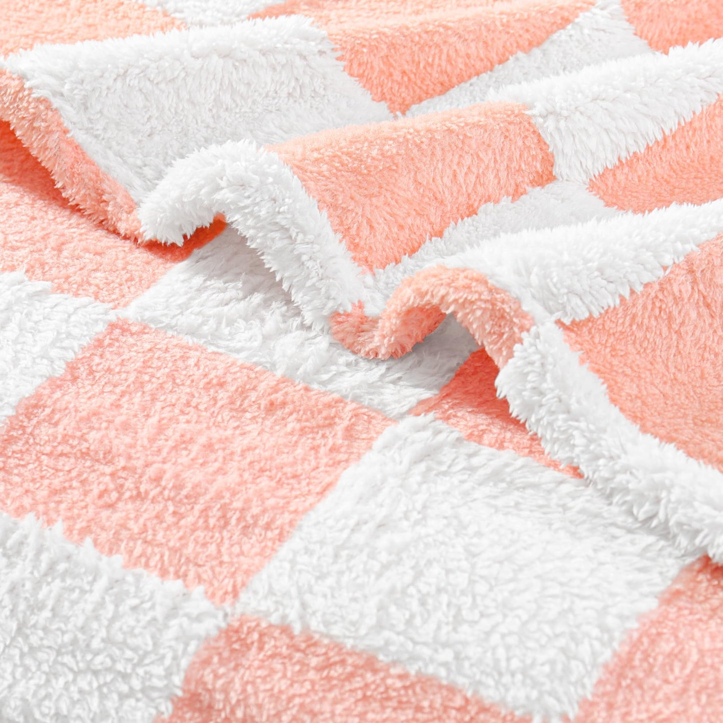 Exclusivo Mezcla Fleece Blanket Twin Size, Cozy Lightweight and Fuzzy Checkered Blankets for Couch or Bed, Suitable for All Seasons, Pink, 60" x 80"