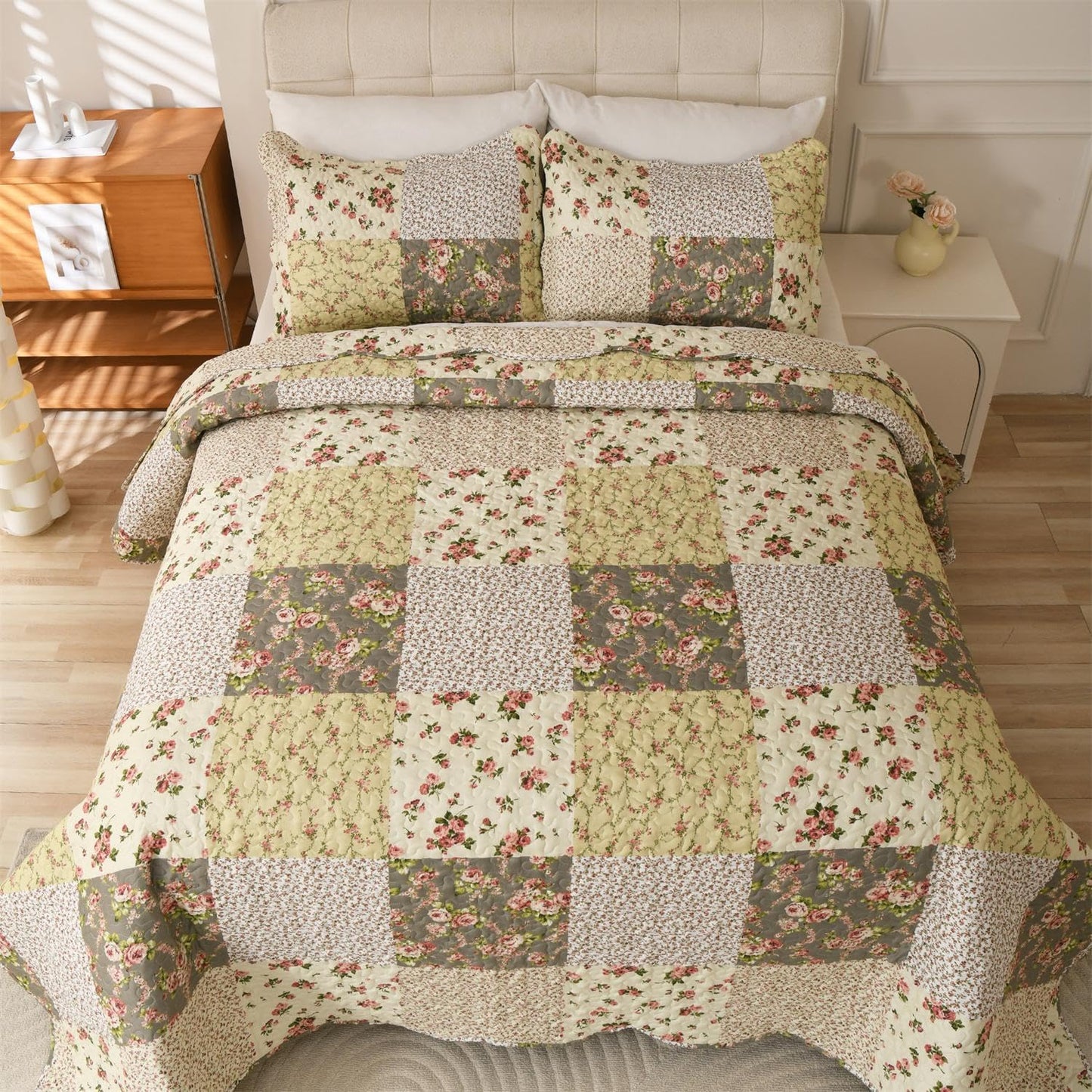 Summer Floral King Quilted Bedspread,Romantic Beige Quilt Set,Reversible Stitched Bedding Cover All Season,Soft Lightweight Coverlet with Pillow Cases (Ivory&Pink, King(102"x90"))