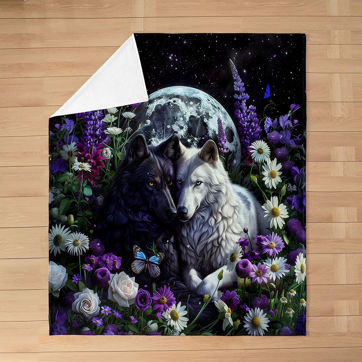 Feelyou Wolf Fleece Throw Blanket Halloween Themed Flannel Blanket Plush Fuzzy Trick or Treat for Bed Couch Chair Living Room Wolves Howling 40"x50" Purple Black and White Bedroom Decor
