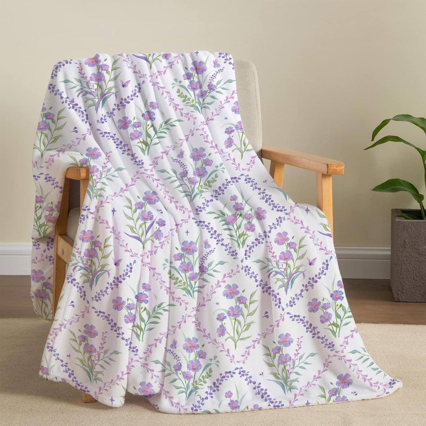 Purple Floral Throw Blanket Flower Botanical Throw Blankets Spring Summer Flannel Throw Blanket Floral Fleece Warm Cozy Bed Blankets Super Soft Plush Blankets for Bedding Couch Sofa 50"x60"