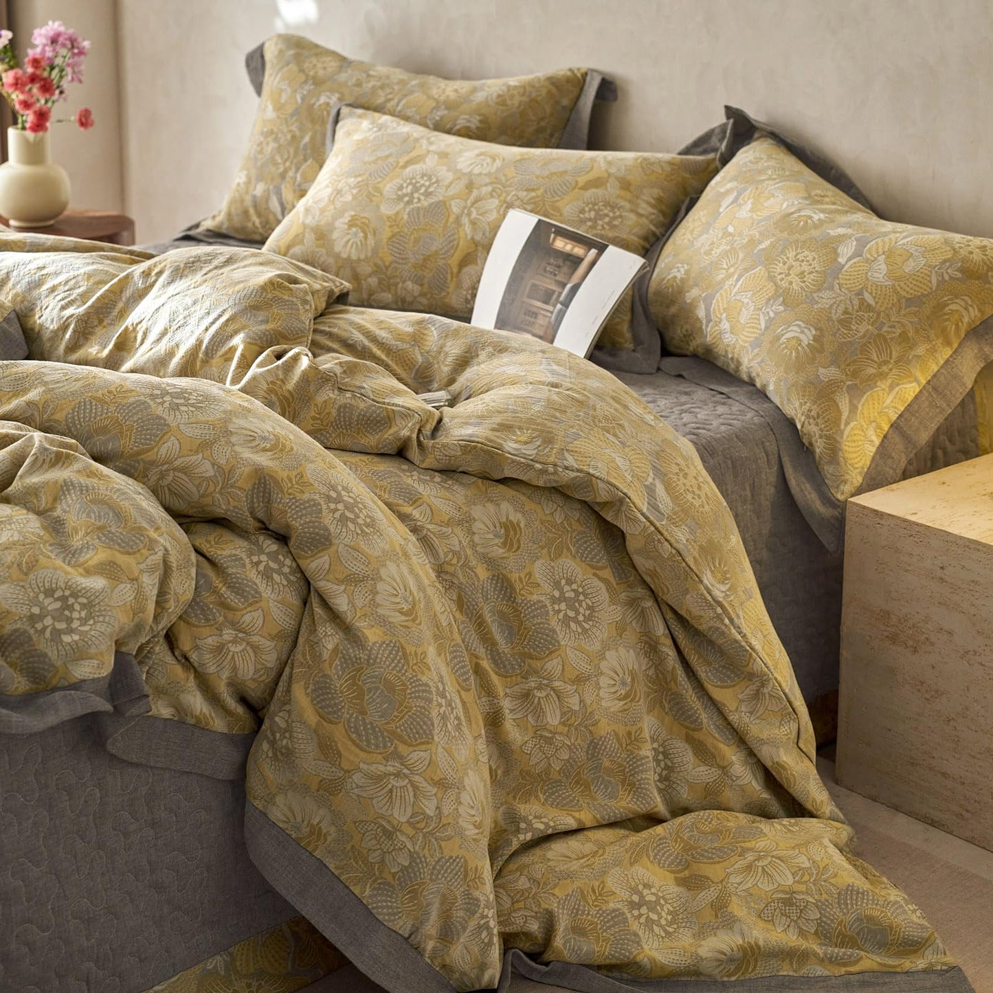 VM VOUGEMARKET Yellow Flower Duvet Cover Queen,3 Pieces Retro Jacquard Golden Floral Bedding Set,Linen Cotton Yarn-Dyed Textured Duvet Cover with Zipper Closure