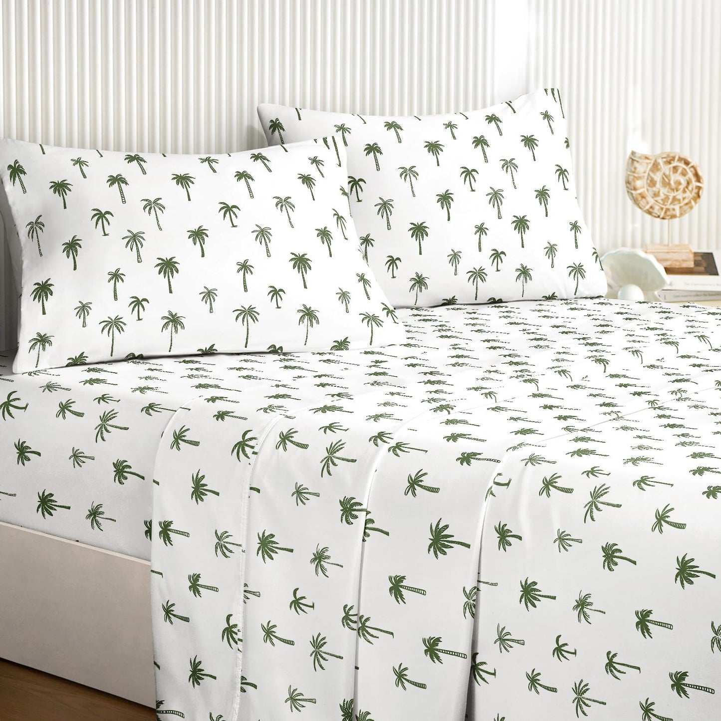 Wake In Cloud - Coastal Bed Sheets, 4-Piece Sheet Set, Boho Summer Beach Tropical Plants Palm Coconut Trees Pattern Printed Bedding, Deep Pocket, Green White, Queen Size