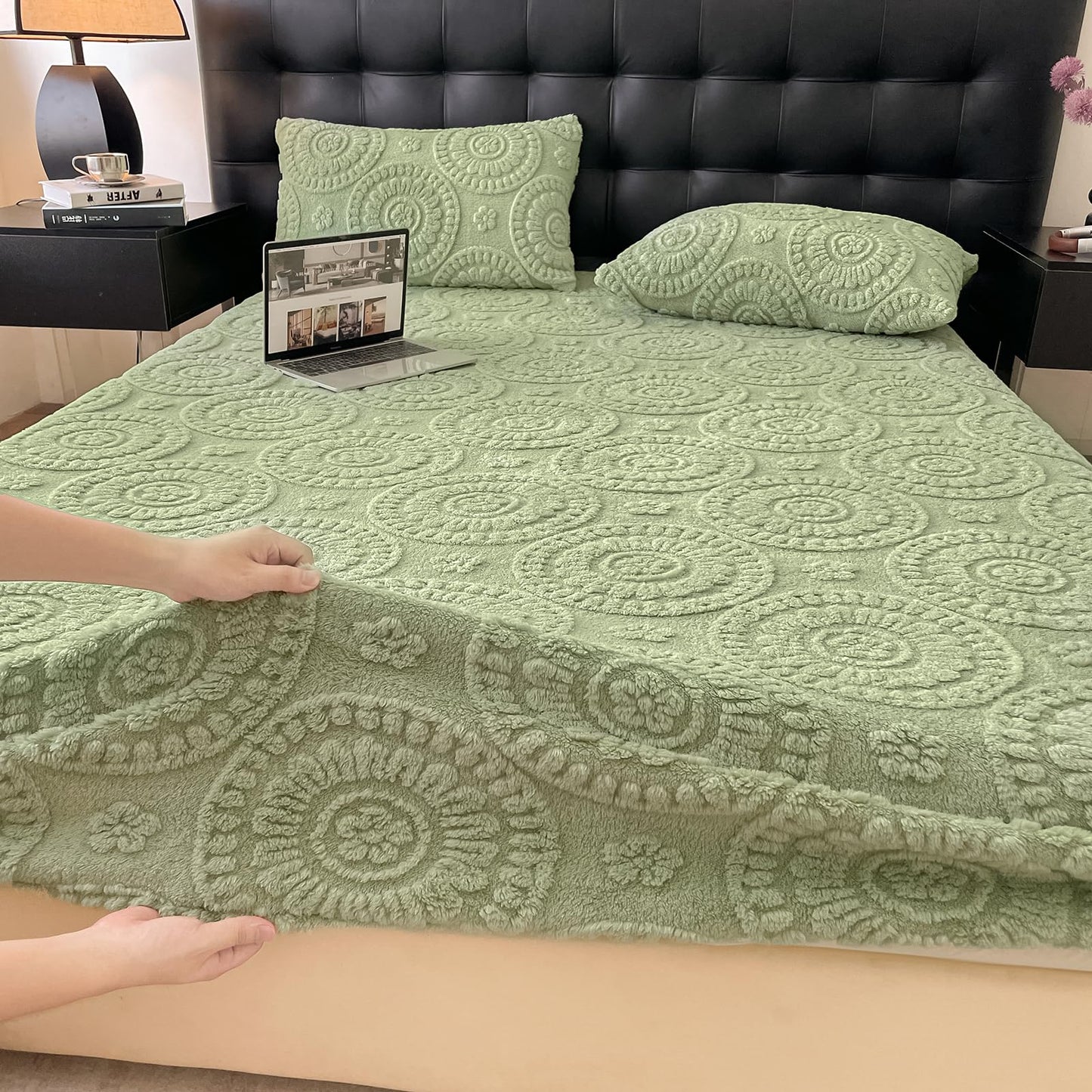 LweiPsqLin Twin Fitted Sheet Only - Deep Pocket Fluffy Velvet Fitted Bed Sheet - Ultra Soft, Wrinkle & Fade Resistant, Boho Floral Pale Green Bedding