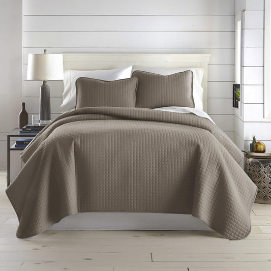 Southshore Fine Living, Inc. Oversized Quilt, King Size Bedding Set, Soft Microfiber, Easy Care Stain and Pet Hair Resistant Bedding, California/King Size Quilt Bedspread Set w/2 Shams, Dark Taupe
