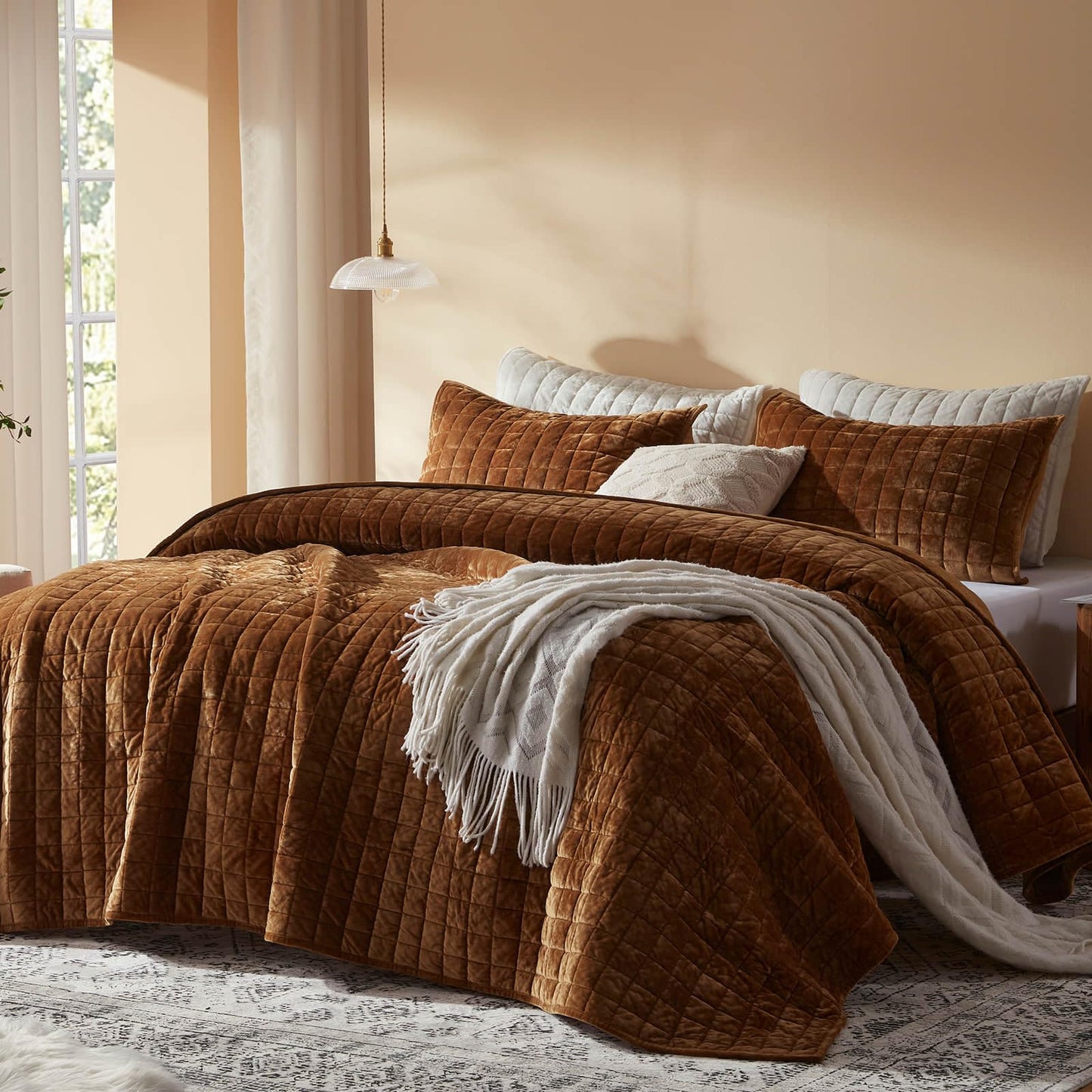 LEAONME Velvet Quilt California King-118''x106'', Lightweight Caramel Velvet Comforter Set with 2 Pillow Shams, Soft Oversized Bedspread Coverlet Quilted Bedding Set for All Season