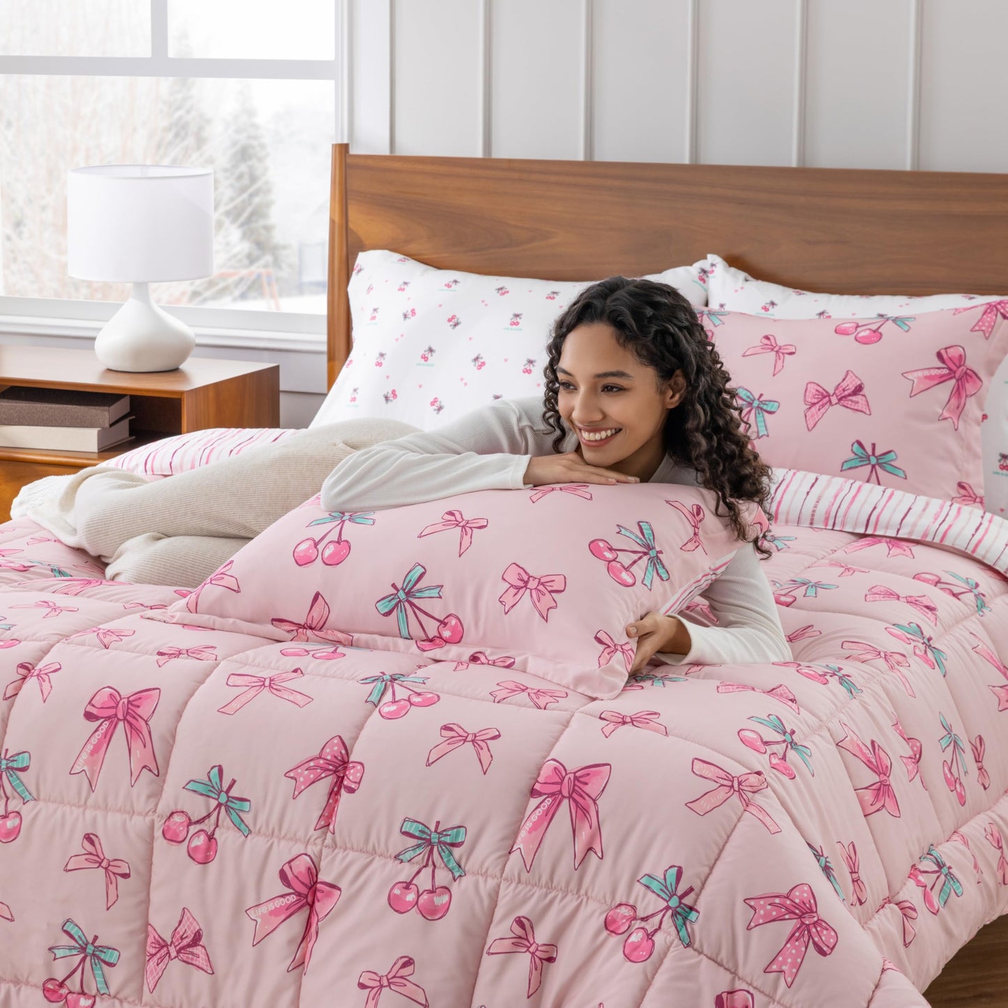 Berkshire LIG Printed Reversible Microfiber Comforter Set–7-Piece, Ultra Soft All-Season Bedding, Wrinkle & Fade Resistant, Queen, Cherry Bows Blush