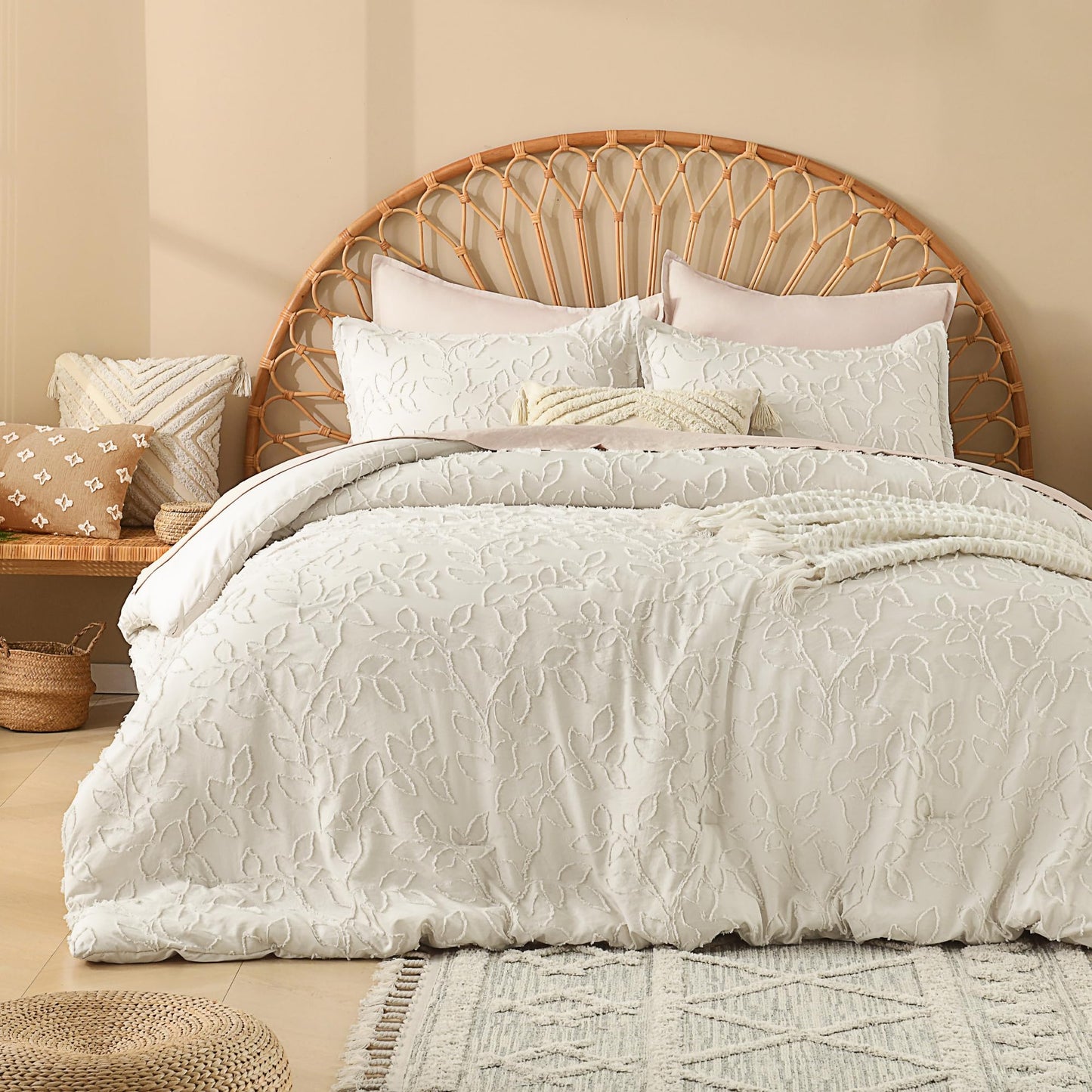 Litanika King Size Comforter Set Beige, 3 Piece Cream Boho Tufted Bedding, Fluffy Farmhouse Bed Set for All Season with 2 Leaf Pattern Pillowcases（104x90In）
