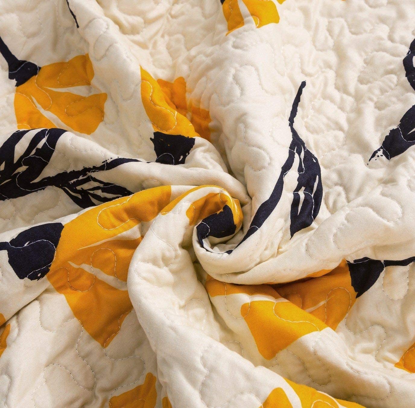 DaDa Bedding Botanical Floral Bedspread Quilt - Yellow Fleur Golden Yellow Spring Time Tulips Quilted Coverlet Set - Scalloped Edges Bright Vibrant Ivory Cream - King Size - 3-Pieces