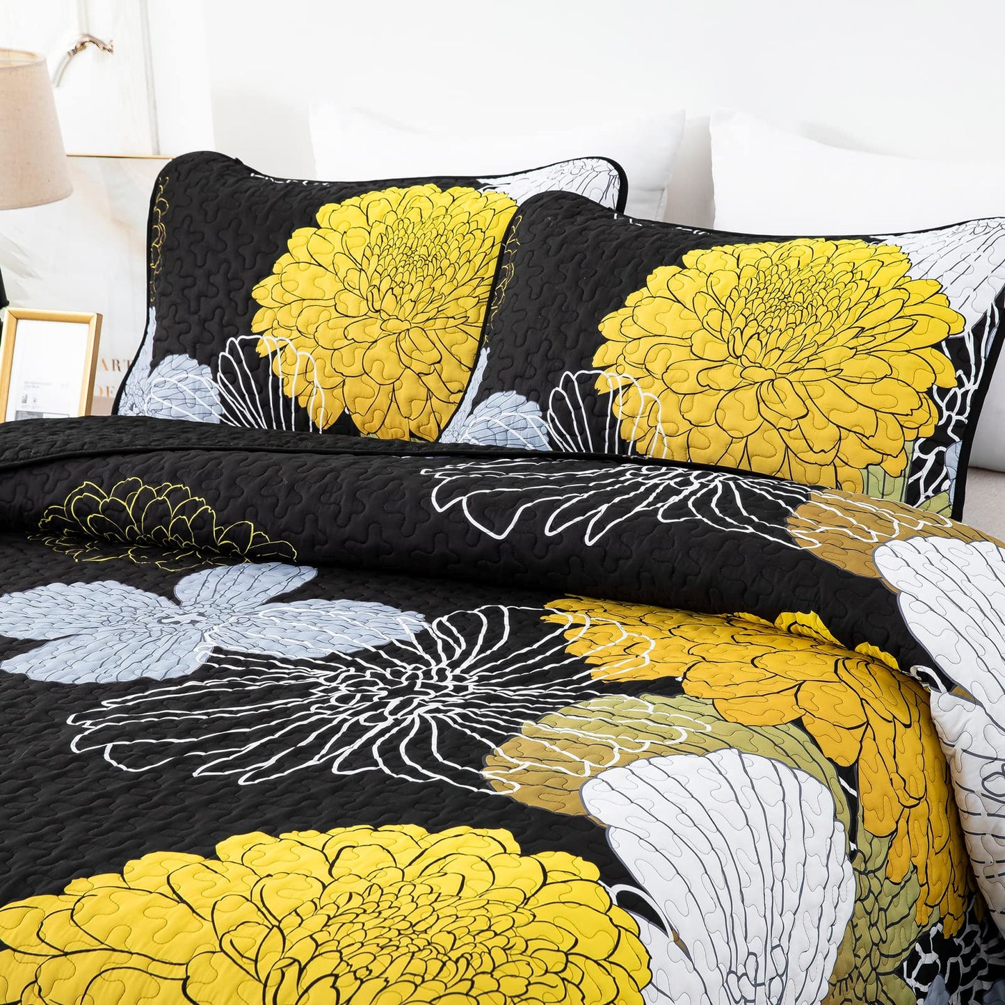 3 Pieces Yellow Floral Pattern Quilts Queen Size Coverlet Set - Lightweight Black Bedspread with 2 Pillowcases for All Season - Soft Microfiber Reversible Bedding Quilt Set (Yellow/Black, 96''x90'')