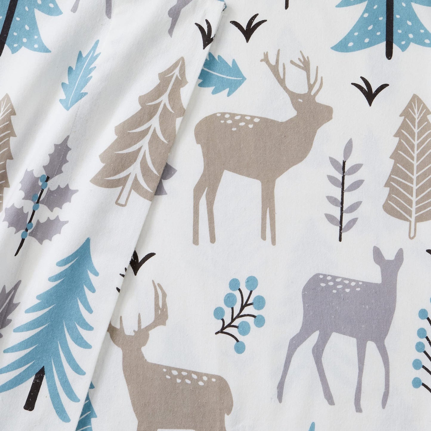 Market & Place 100% Turkish Cotton Flannel Sheet Set | 4 Piece Deep Pocket Novelty Cozy Winter Bed Sheets | Double Brushed for Extra Softness & Comfort | Alpine Collection (Queen, Holiday Deer)