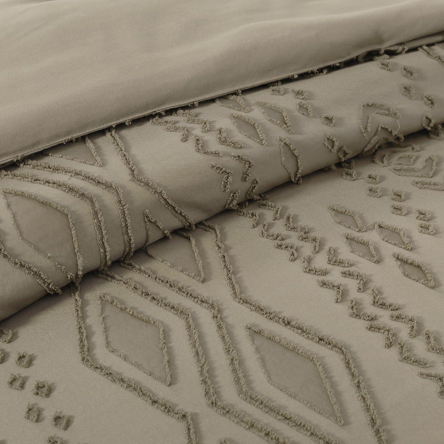 WRENSONGE Queen Comforter Set with Sheets - 7 Pieces Khaki Tufted Bed in a Bag Queen Shabby Chic Bedding Sets with 1 Comforter, 2 Sheets, 2 Pillowcases & 2 Shams