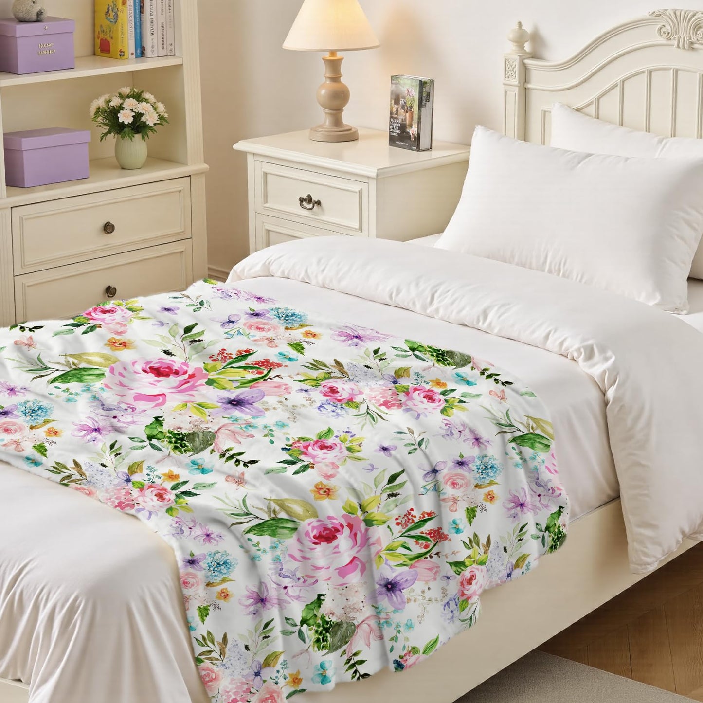 Jeyfull Floral Flannel Fleece Throw Blanket 50x60 Inches - Soft Plush Watercolor Flowers Print Blanket for Couch Bed Camping - Warm Lightweight Gifts for Women