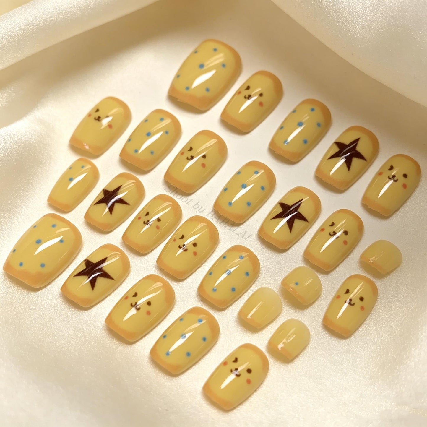 BABALAL Press On Nails, Short Square Fake Nails, Yellow with Star Polka Dot & Cute Anime Design, Glossy Kawaii Daily Wear Glue On Nails 24Pcs