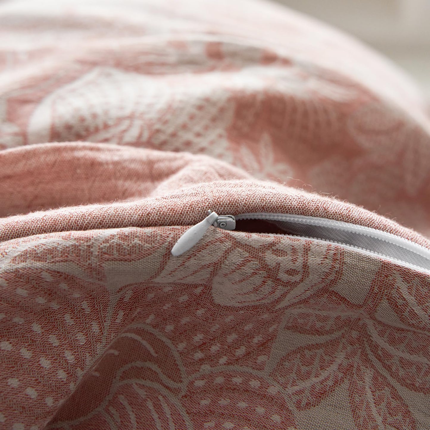 mixinni Duvet Cover King, Premium Cotton Double-Layer Yarn Pink Floral Jacquard Comforter Cover with Edge Design, Farmhouse Bedding Set with 2 Pillowcases Perfect for Him and Her-King Size