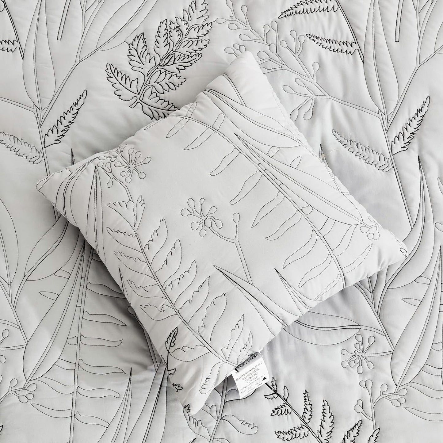 DaisyHuang Botanical Oversized Bedspread Queen Size - Leaves Pattern Stitching Quilt Set - Elegant & Fresh Style Bedding Coverlets, Reversible, Lightweight, 5 Piece, Grey