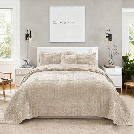 COCOPLOCEUS Quilt Set King Size 98x106 Luxurious Velvet Bedding Sets with 2 Pillow Shams 20x36 3 Pieces Ultra Soft Quilted Bedspread Coverlet Comforter for All Season,Beige
