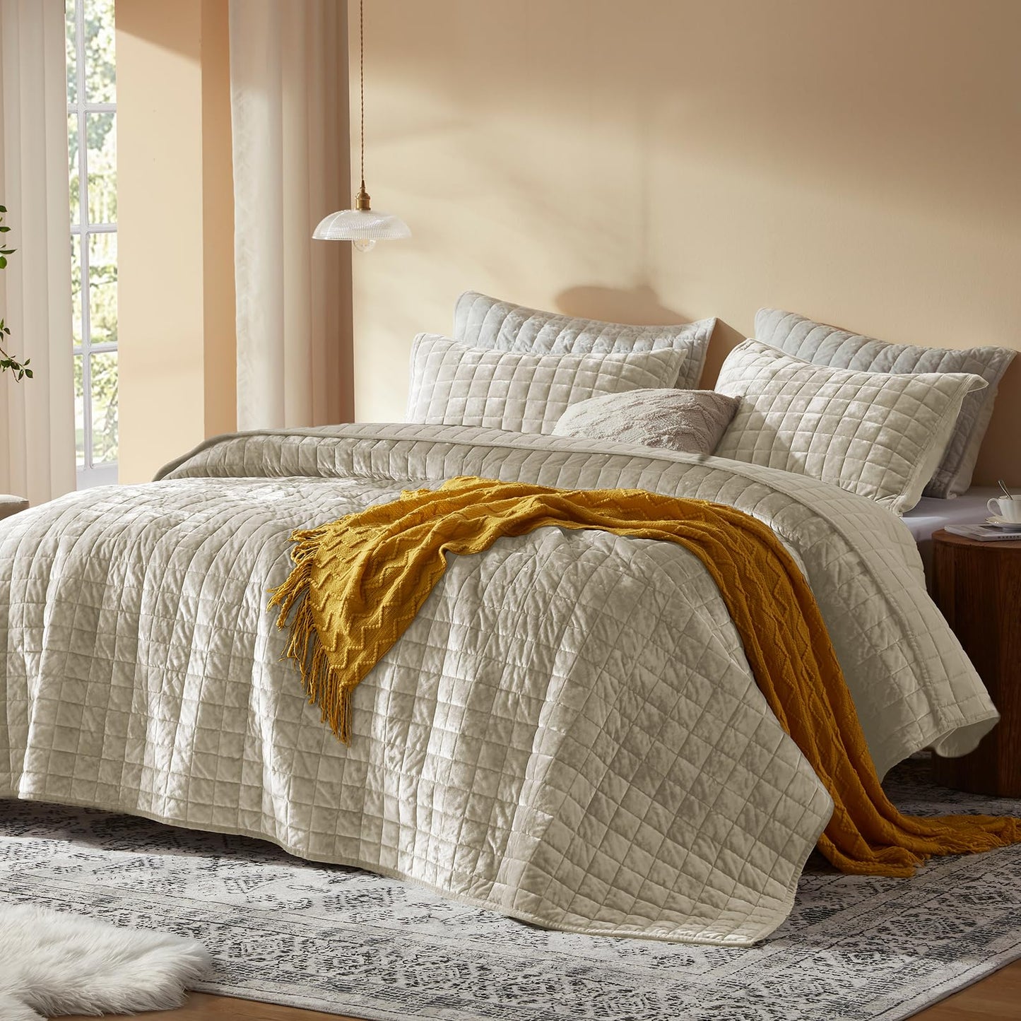 LEAONME Velvet Quilt California King-118''x106'', Lightweight Beige Velvet Comforter Set with 2 Pillow Shams, Soft Oversized Bedspread Coverlet Quilted Bedding Set for All Season