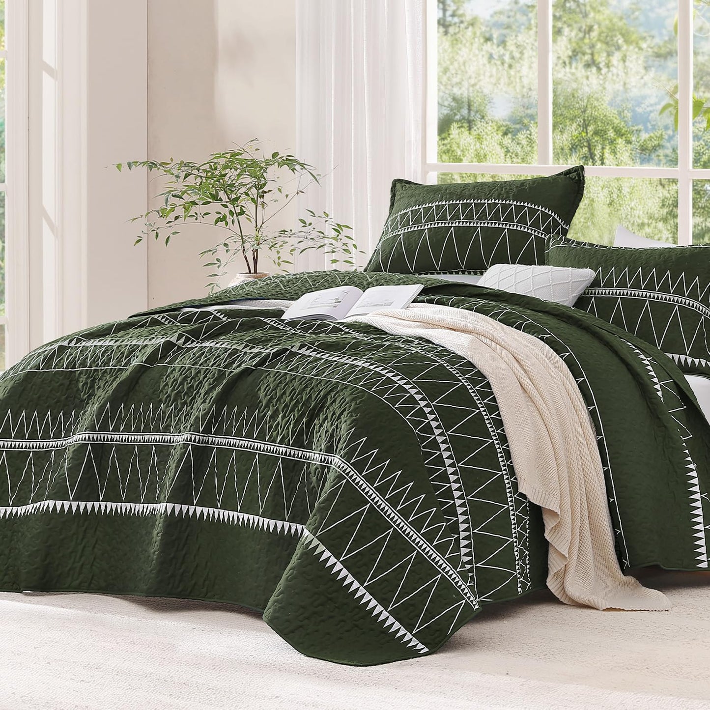 Andency Green California King Quilt Set, 3 Pieces Boho Lightweight Soft Striped Cal King Bedspread for All Season (112"x104"), Printed Bohemian Polyester Reversible Coverlet Comforter Sets