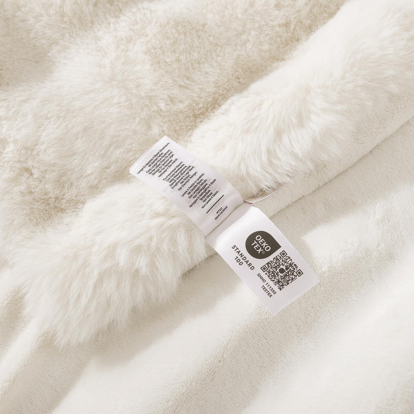 Amélie Home Faux Fur Throw Blanket for Couch, Ultra Soft Fuzzy Plush Bubble Throw for Sofa, Living Room & Home Decor, 50"x60", Cream White