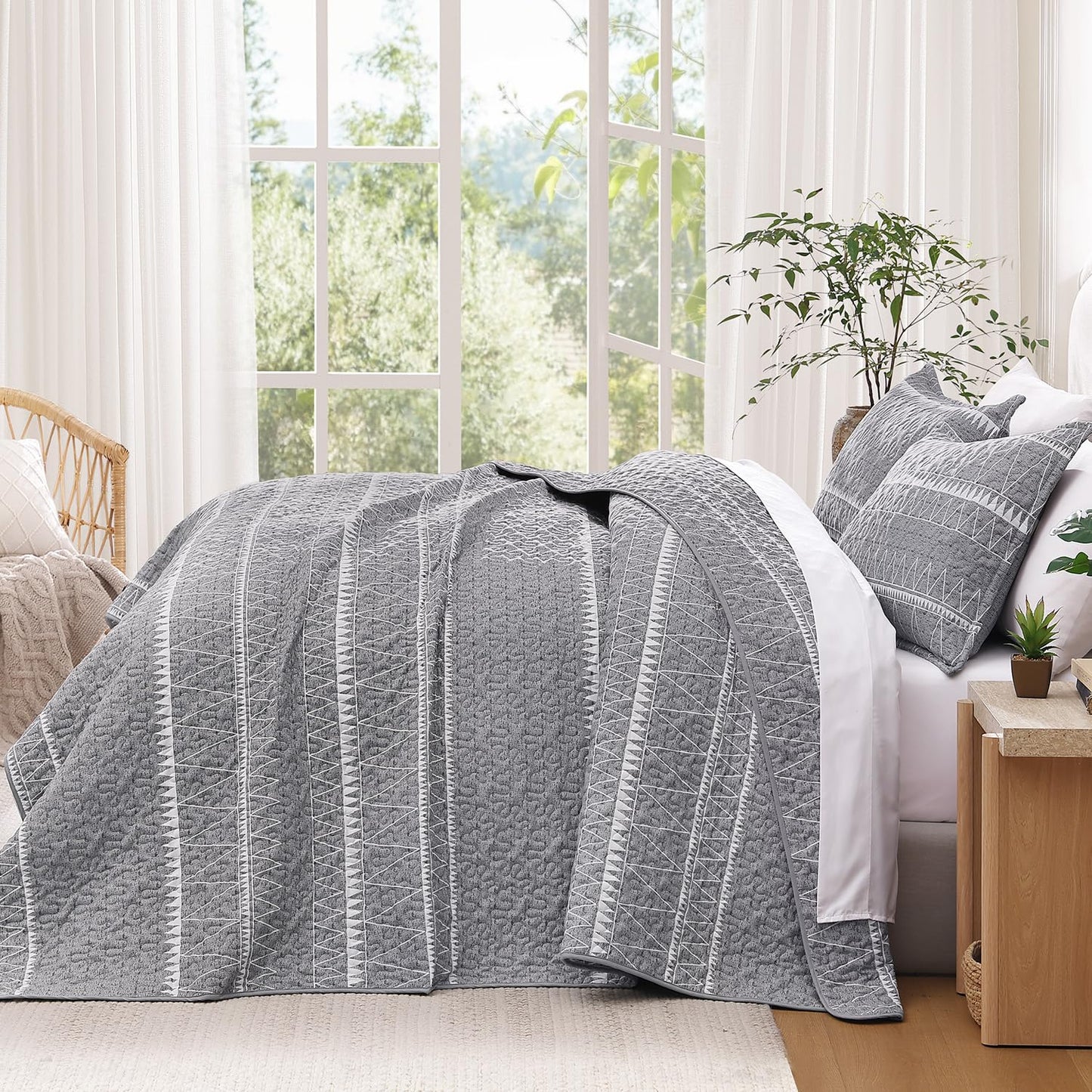 Andency California King Quilt Set Grey, 3 Pieces Boho Lightweight Soft Striped Cal King Bedspread for All Season (112"x104"), Gray Printed Bohemian Polyester Reversible Coverlet Comforter Sets