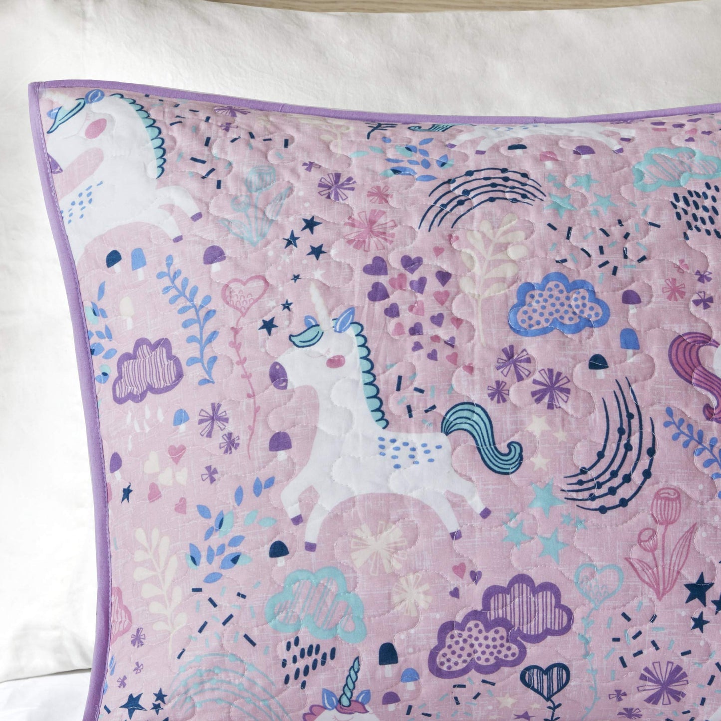 Intelligent Design Kids Reversible Cotton Quilt Set - Vibrant Fun, Playful Print, All Season Children Bedding Coverlet Bedspread, Decorative Pillow, Bedroom Décor, Full/Queen, Unicorn Pink 5 Piece