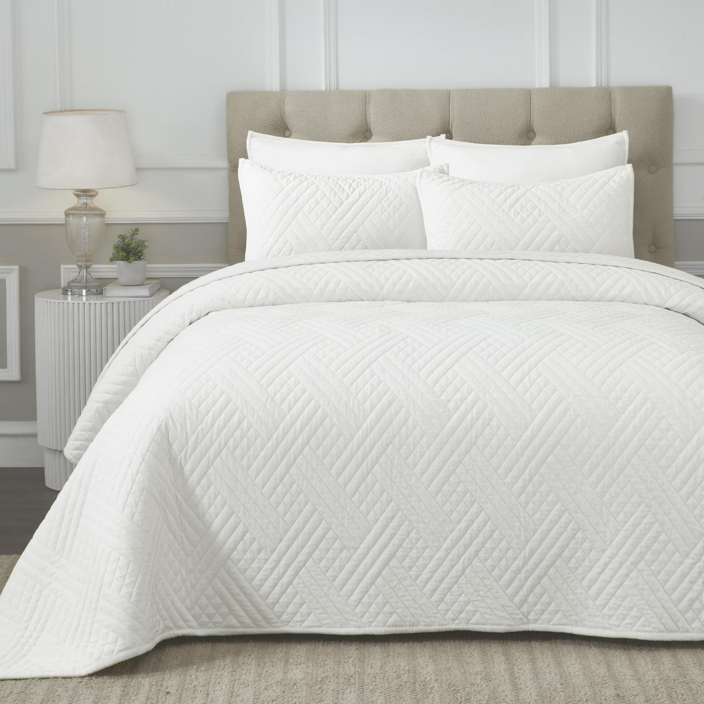 Superior 100% Cotton Velvet 3-Piece Quilt Set, 1 Lightweight Breathable Coverlet, 2 Pillow Shams, Comfy Home Essential Bedding, Cotton Fill, Geometric Aesthetic, Karina Collection, Queen Size, White