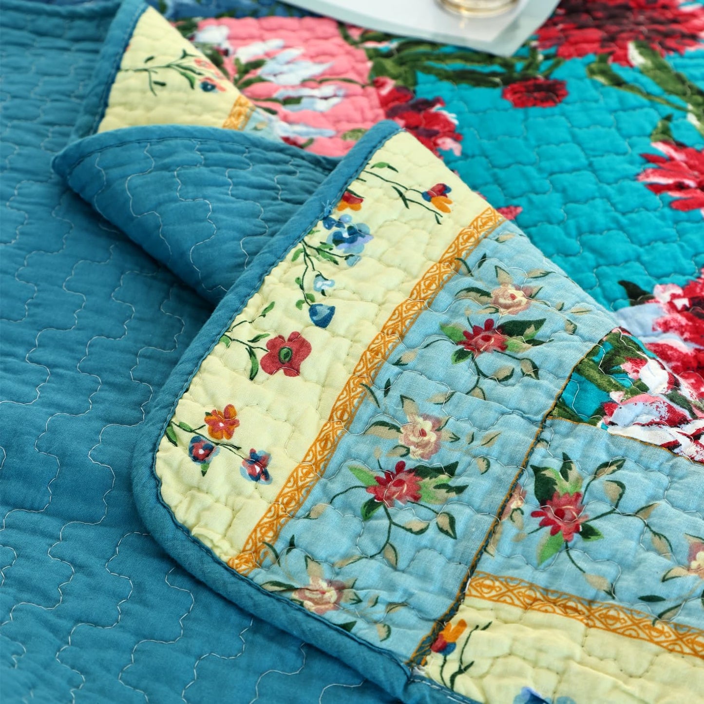 EVENHUG 100% Cotton Patchwork Quilt Queen Size Set Lightweight Floral Queen Quilts Bedding Set Bedspread Coverlet Reversible Bed Cover with Pillow Shams for All Seasons 3 Pieces (92"X96")
