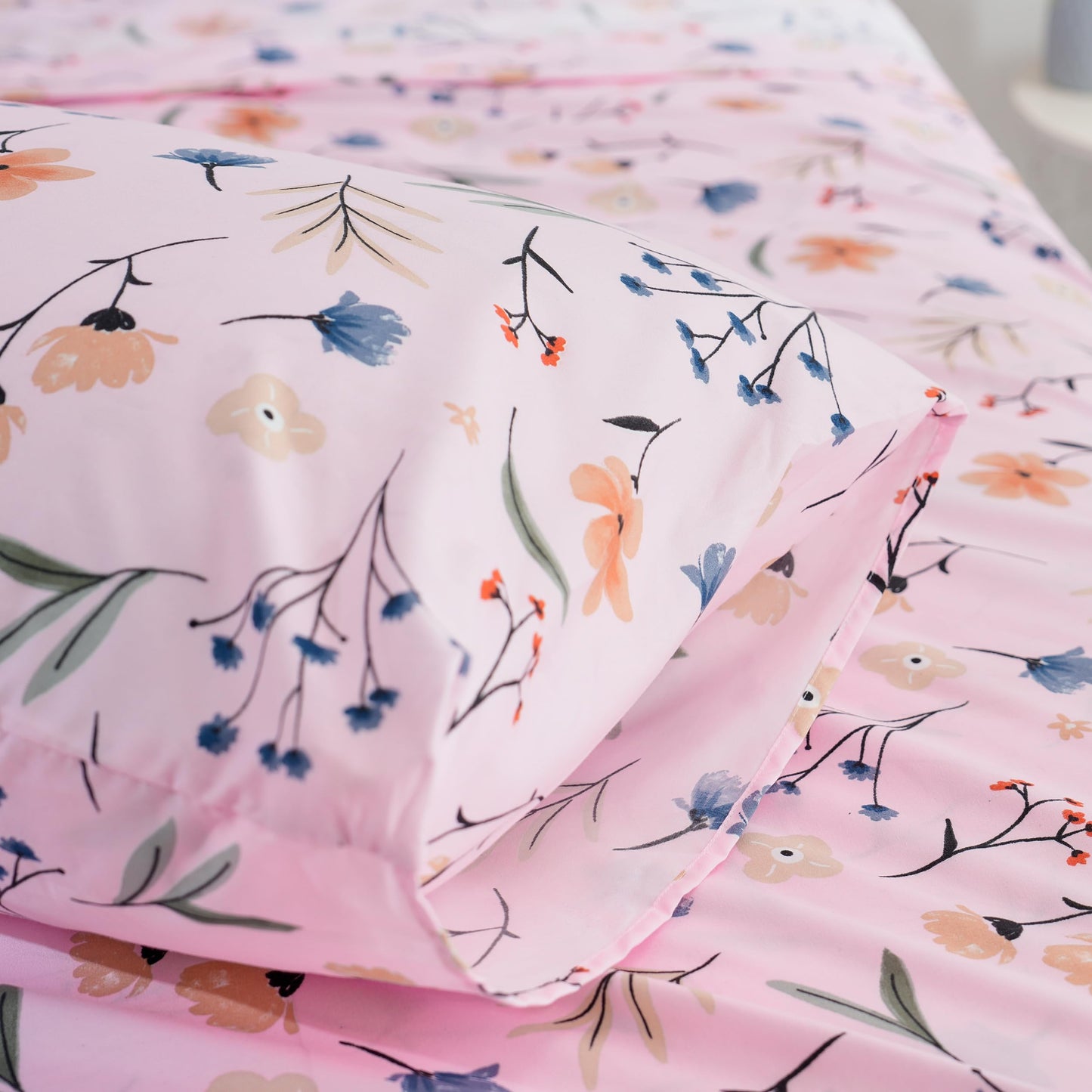 Pink Queen Sheets Set Flower Bed Sheets 4 Piece - Pink Botanical Patterned Sheets Microfiber Bedding Decor - Breathable & Durable Queen Sheet Set Up to16 Inches Deep Pocket Queen Bed Sheets