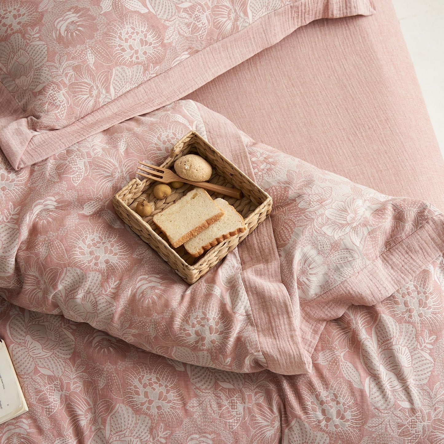 mixinni Duvet Cover King, Premium Cotton Double-Layer Yarn Pink Floral Jacquard Comforter Cover with Edge Design, Farmhouse Bedding Set with 2 Pillowcases Perfect for Him and Her-King Size