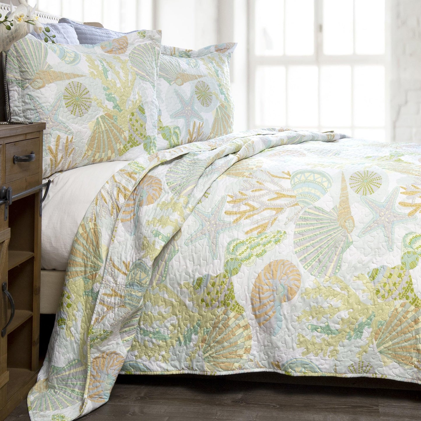 Carstens Coastal Beach Bedding Set, Nautical 3-Piece Microfiber Ocean Quilt, Coastal Reef, King