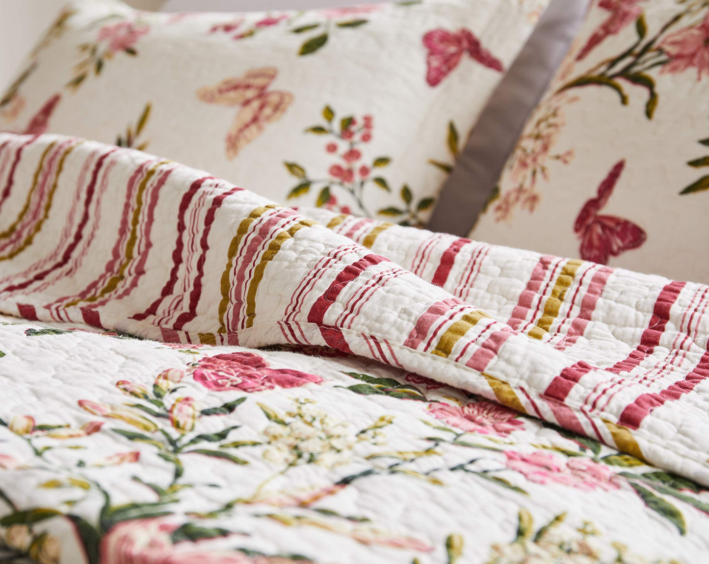 Greenland Home 100% Cotton Fashion Quilt Collection, Prewashed, Reversible Quilt Set, 3-Piece King/Cal King, Butterflies