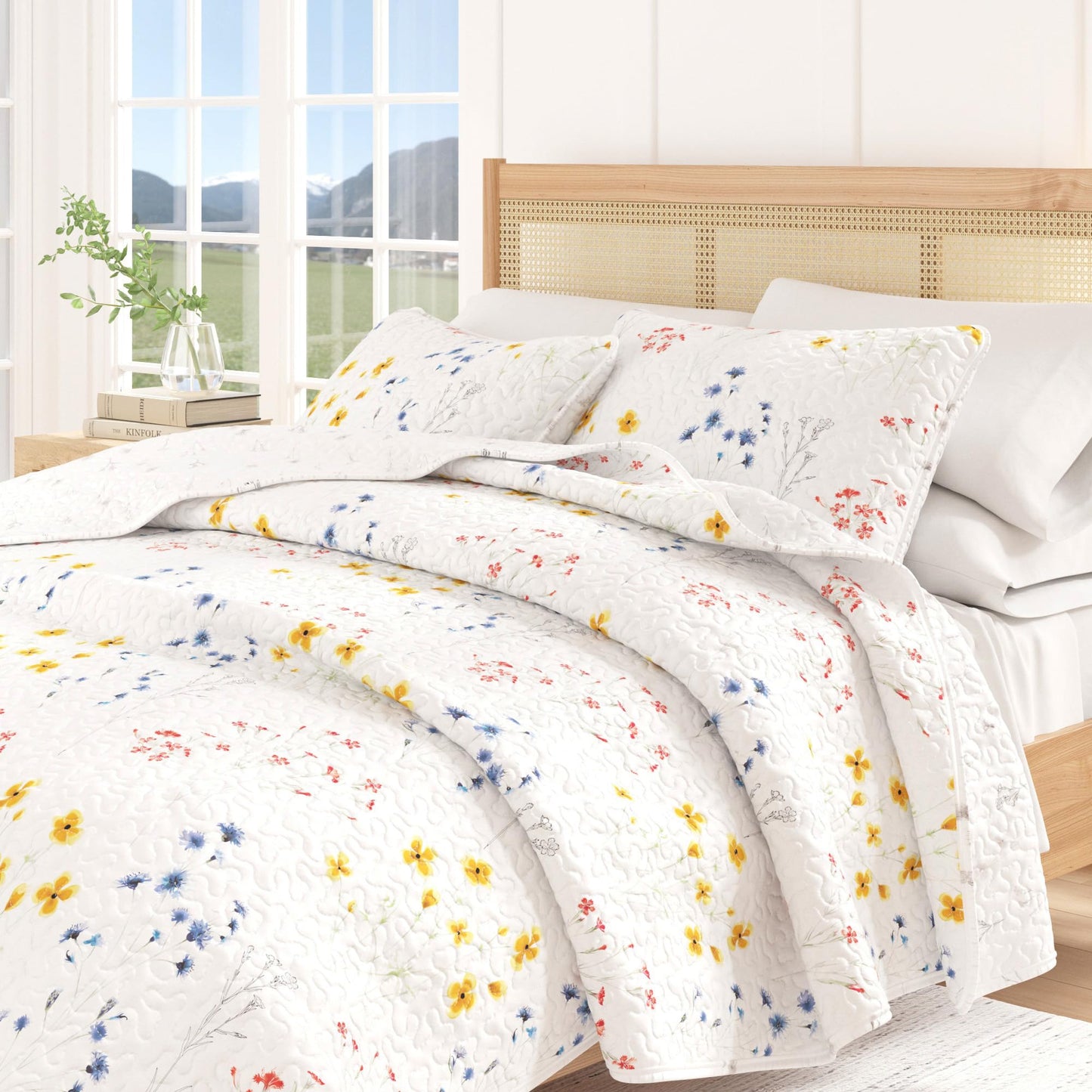 Great Bay Home Floral Quilt Set - 2-Piece Twin/Twin XL Size Spring Bedding Set - Lightweight, All-Season, Reversible Bedspread (Wildflowers)