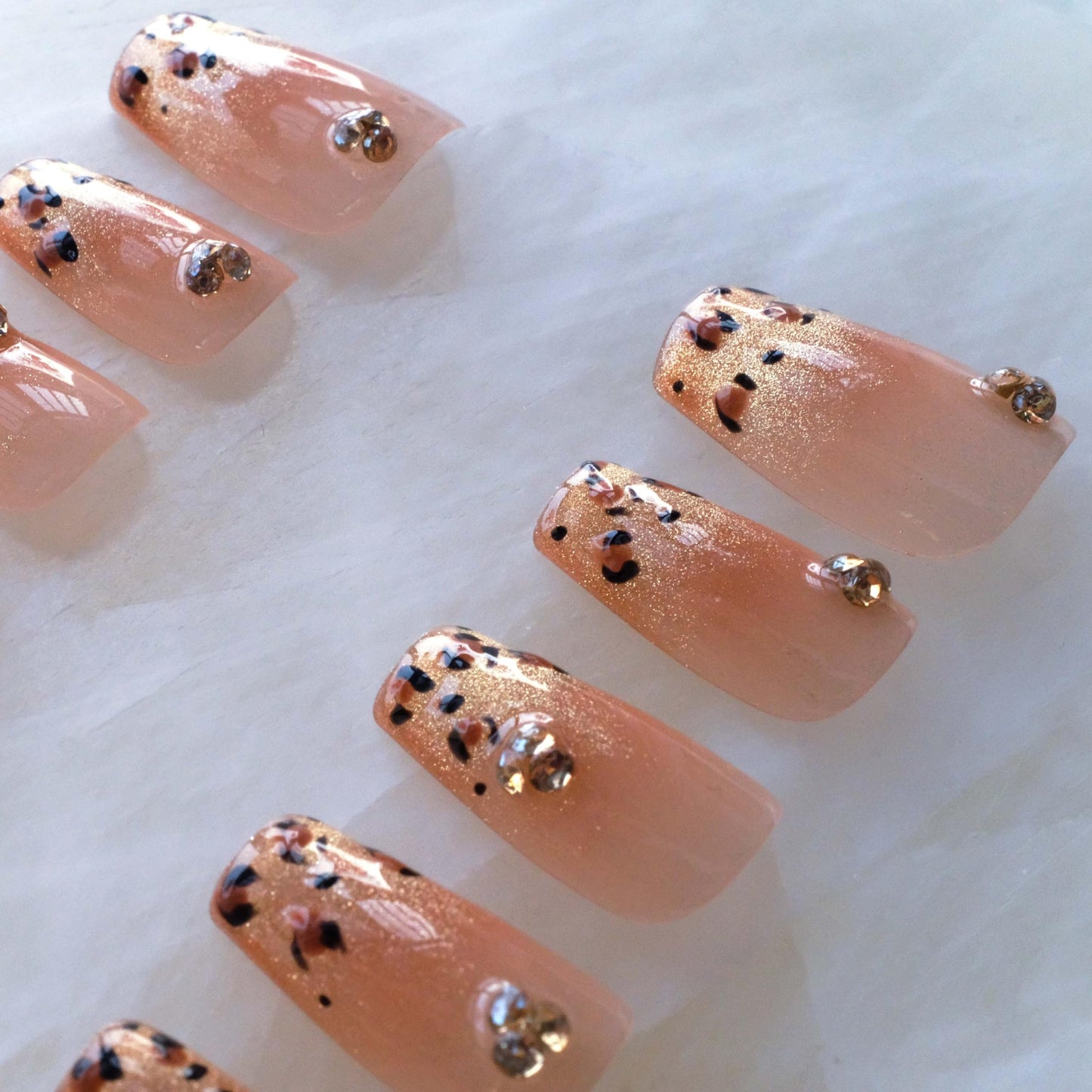 GLORS Maillard Style Leopard Cat Eye Press on Nails, Short Handmade False Nails, Medium Ballerina Shape, 10 Pieces (Medium, MB)