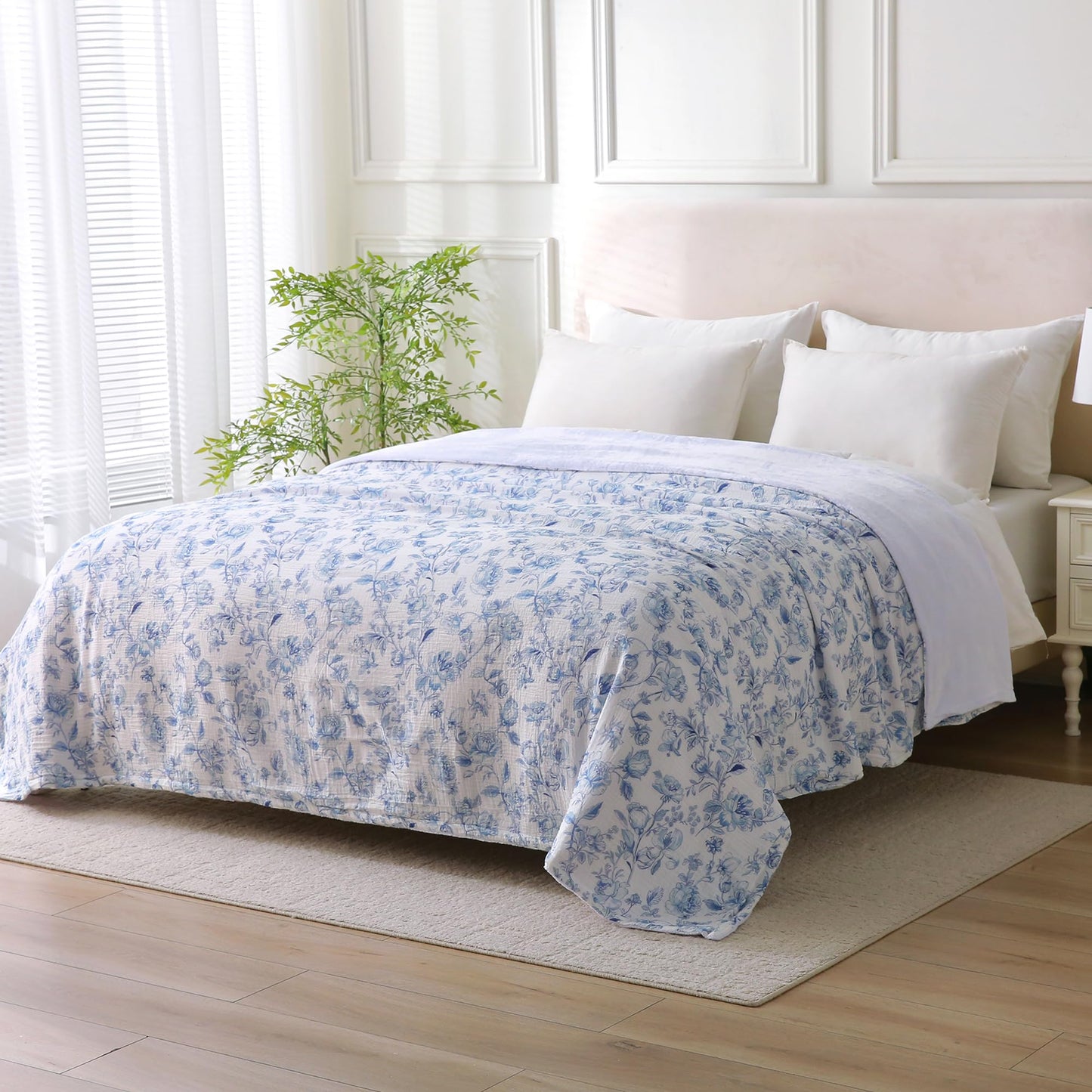 Muslin Blankets for Adults Reversible Throw Fleece & Gauze, Soft Cozy Lightweight Breathable Blue Floral Blanket for Bed Couch, Double Layer Muslin Throw Cover 90"x90"