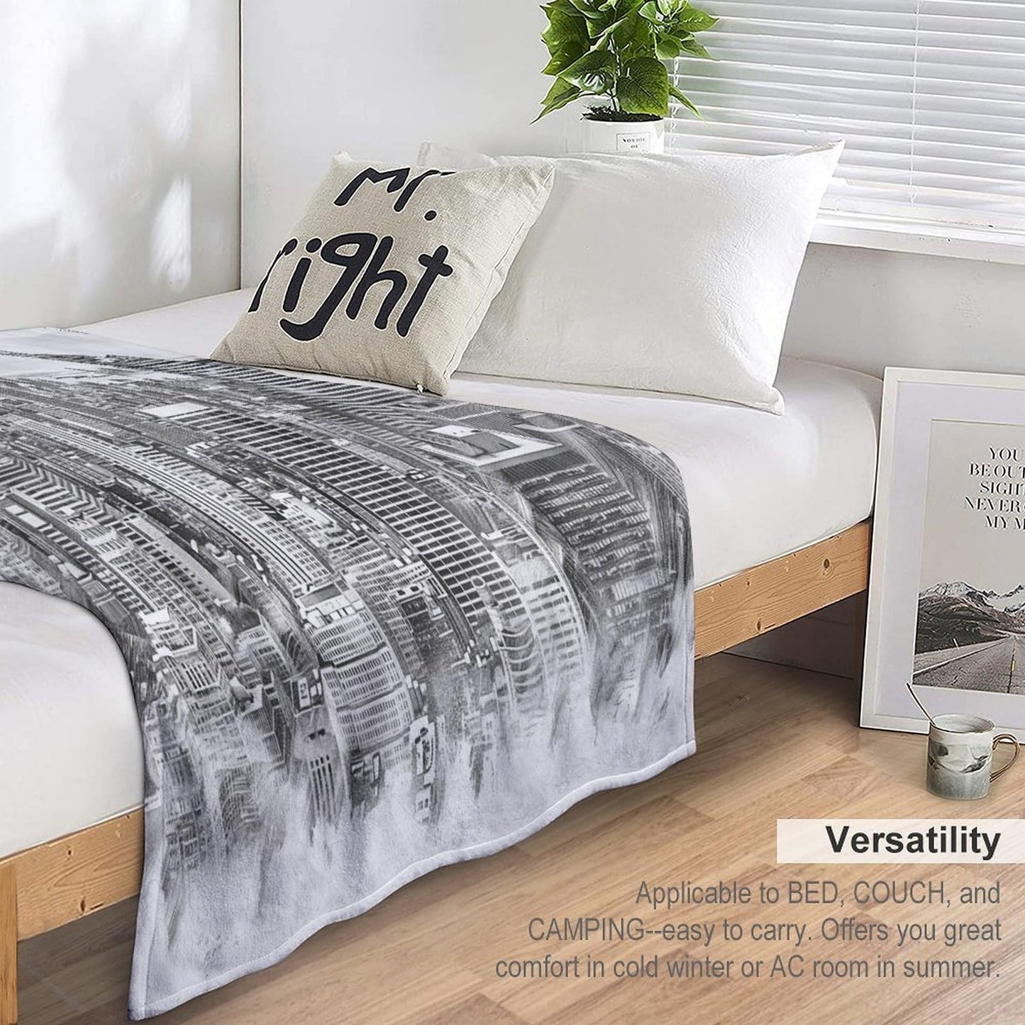 City Throw Blanket,New York Skyscraper Pattern Soft Cozy Warm Flannel Blankets for Sofa Couch Bed Gifts for Lover Kids Boys Grils Women Adults 30x40 Inch