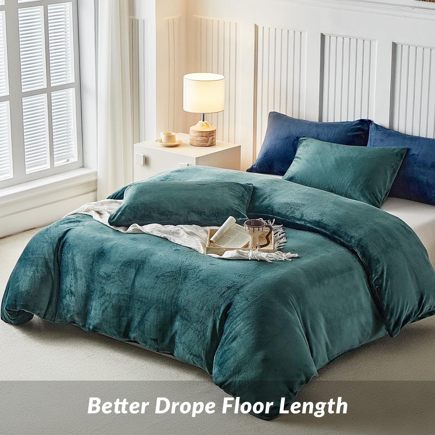 WARMDERN Peacock Blue Velvet Duvet Cover Set Queen Size, Luxury Milk Velvet Bedding Duvet Cover with Zipper Closure, 3pcs Ultra Soft Duvet Covers for All Seasons, 90" x 90", Peacock Blue