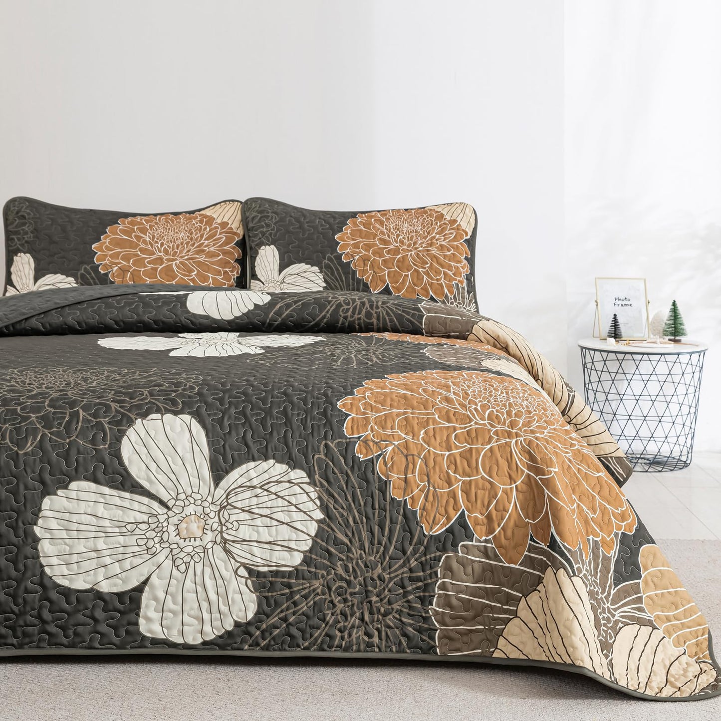 Anibedding 3 Pieces Floral Printed Quilts Set Queen Size, All Season Black Brown Lightweight Bedspread Sets with Shams for Bedroom