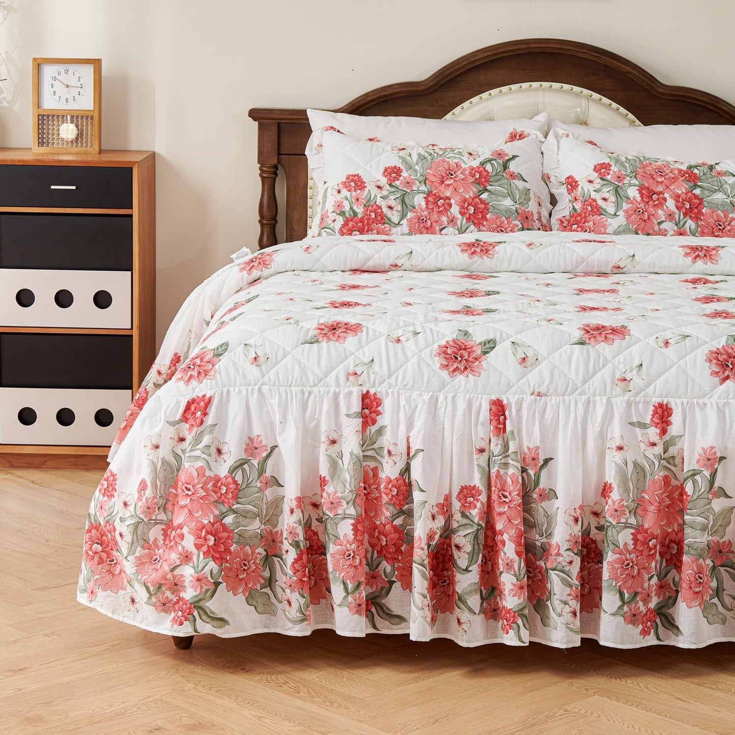 EVENHUG Ruffle Skirt Queen Size Bedspread Set Red Floral 100% Cotton Quilt Bedding Sets with Pillow Shams Lightweight Soft Coverlet Bed Spreads Sets 3 Piece (Queen, 60"x80")