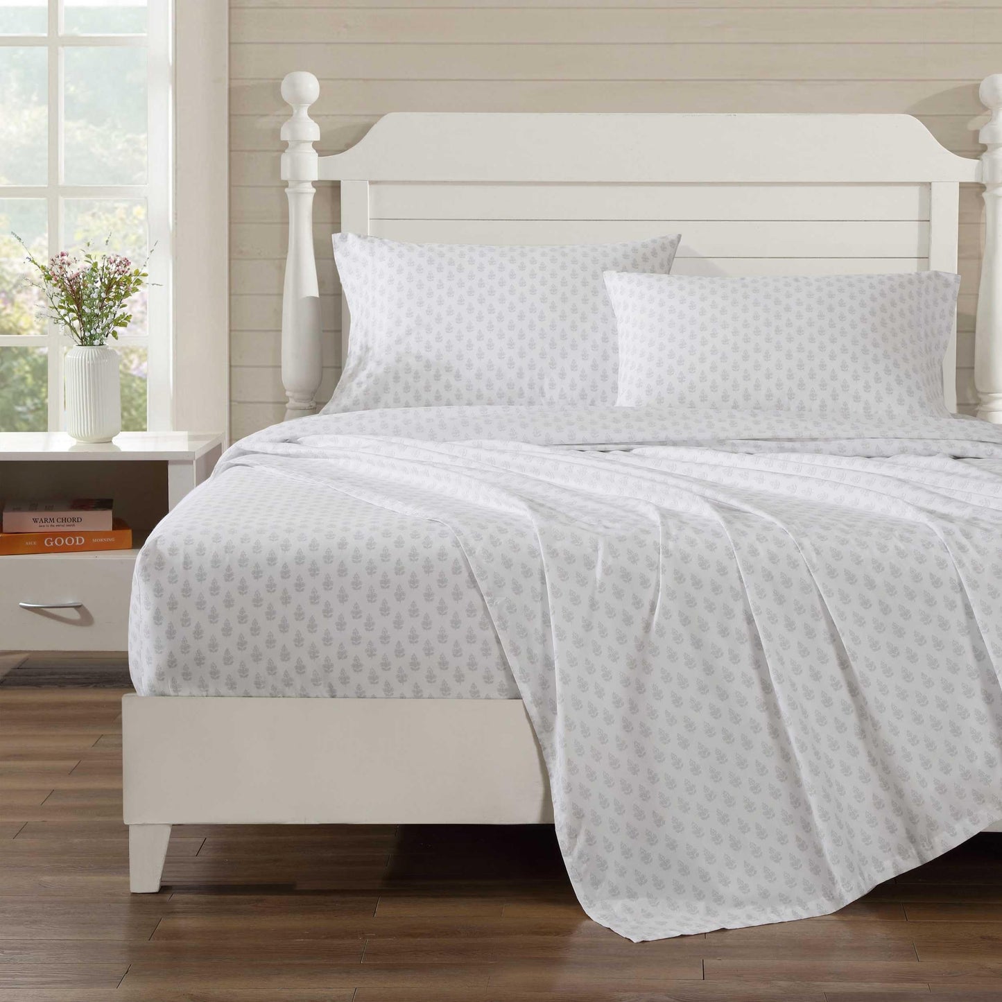 Laura Ashley – Twin Size Sheet Set, Soft & Lightweight Cotton Percale Bedding with Matching Pillowcase, Deep Pocket, Floral Room Decor, College Dorm Room Essentials (Francesca Grey)